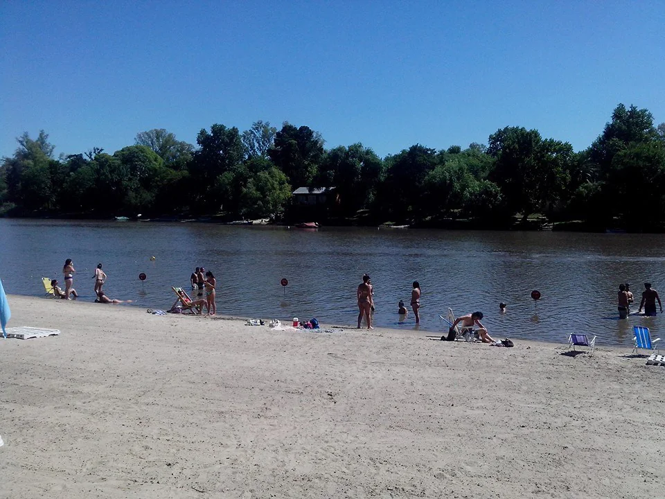 Playa de río en Papaya Beach